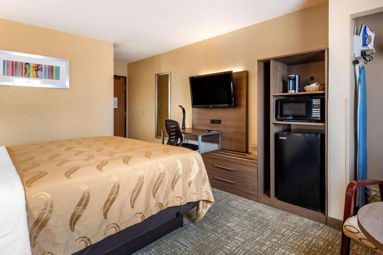 Quality Inn Санфорд Екстериор снимка