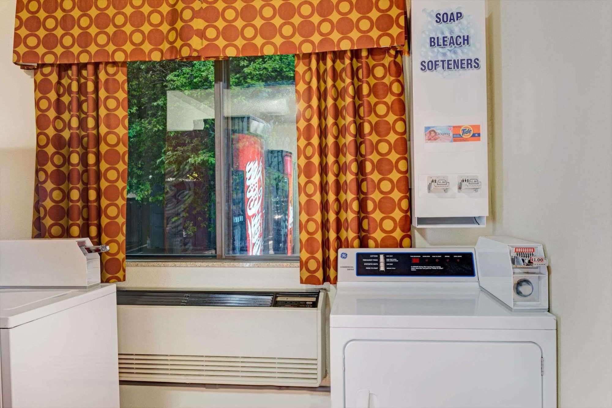 Quality Inn Санфорд Екстериор снимка